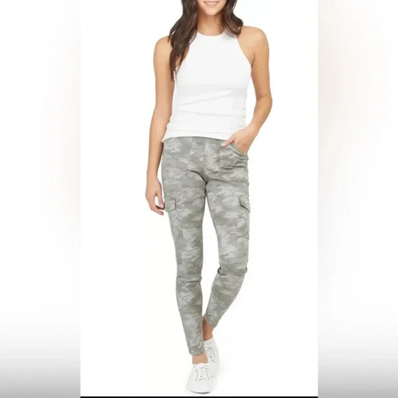 Spanx 20311R Stretch Twill Ankle Cargo Pants Stone Wash Cargo NEW $128 - Picture 1 of 4